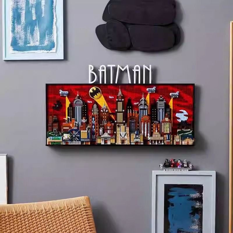 Batman: La Série Animée – Ensemble de Construction Skyline de Gotham City | Présentoir Mural de 76 cm | 4 Minifigurines