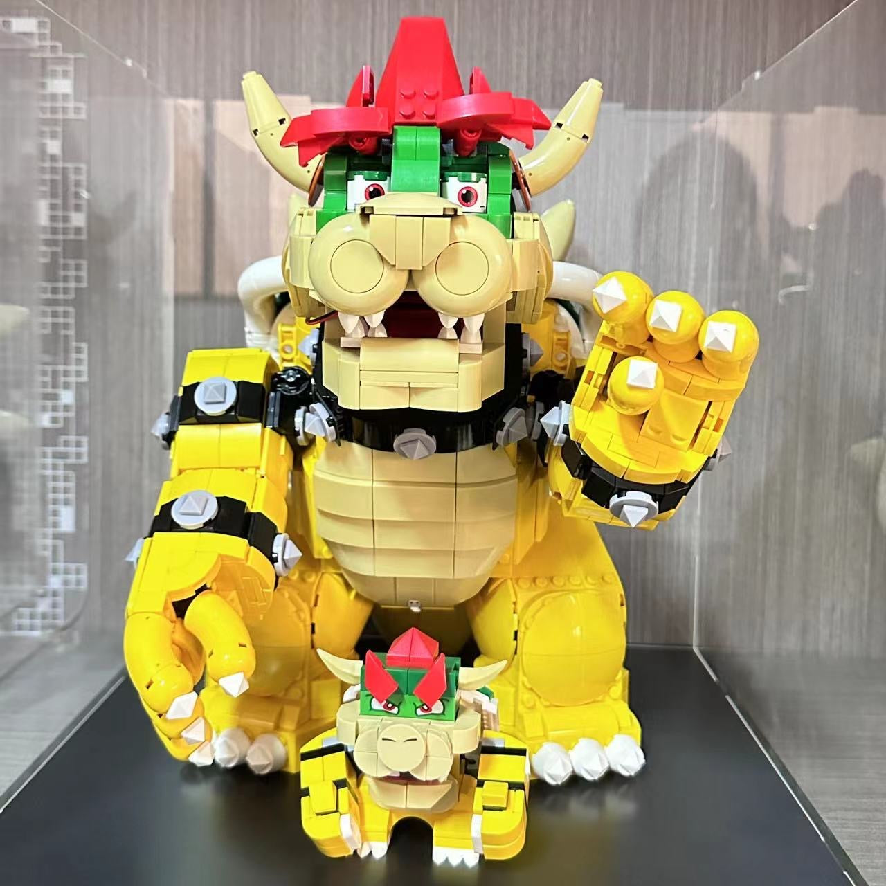 Ensemble de Blocs de Construction Le Puissant Bowser – Statue du Méchant Super Mario avec Piliers Torches et Mini-Figurine