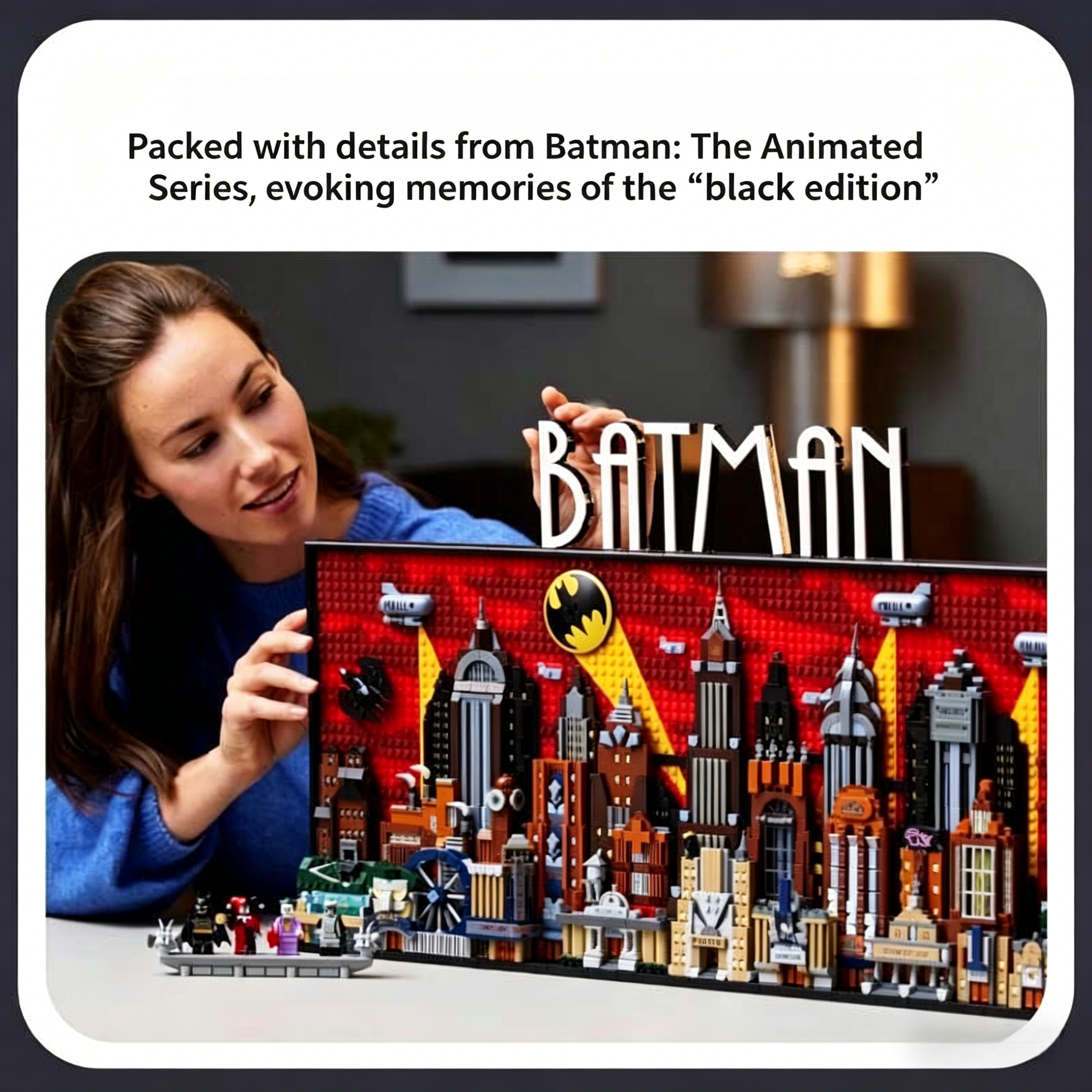 Batman: The Animated Series – Gotham City Skyline Building Block Set | 76cm Wall Display | 4 Minifigures
